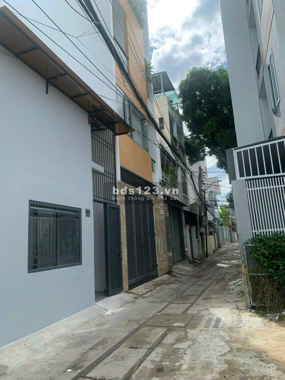 Bán nhà mới hẻm ô tô Dã Tượng gần công viên,cách biển 500m