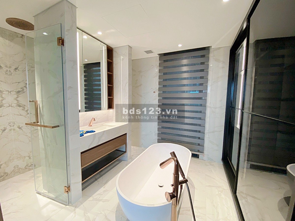 Cho thuê Metropole khu the Crest 2PN full nội thất - căn góc giá 2000$ tháng