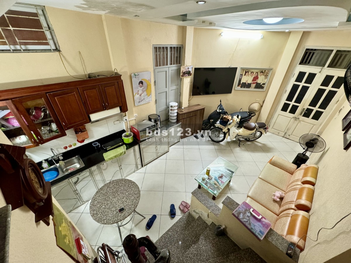 Chính chủ bán nhà lô góc 2 mặt ngõ DT 32m2 - 5 tầng tại ngõ 219 Phố Định Công Thượng