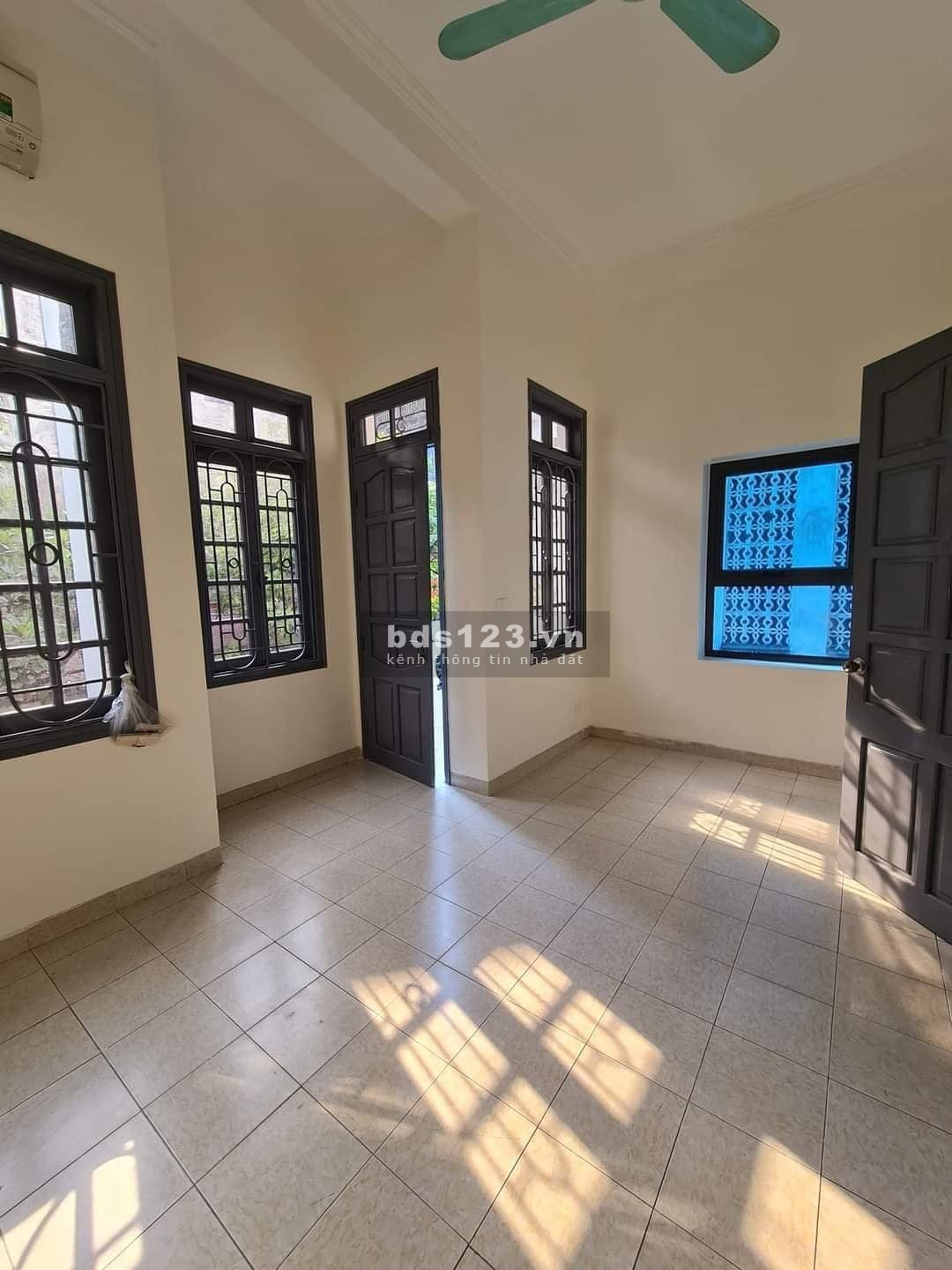 Cần bán nhà Vũ Ngọc Phan, Đống Đa 62m2 mặt tiền 5.3m, giá hơn 6 tỷ
