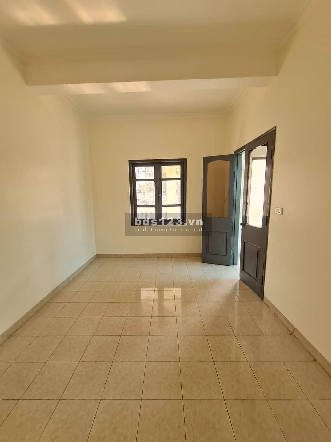 Cần bán nhà Vũ Ngọc Phan, Đống Đa 62m2 mặt tiền 5.3m, giá hơn 6 tỷ