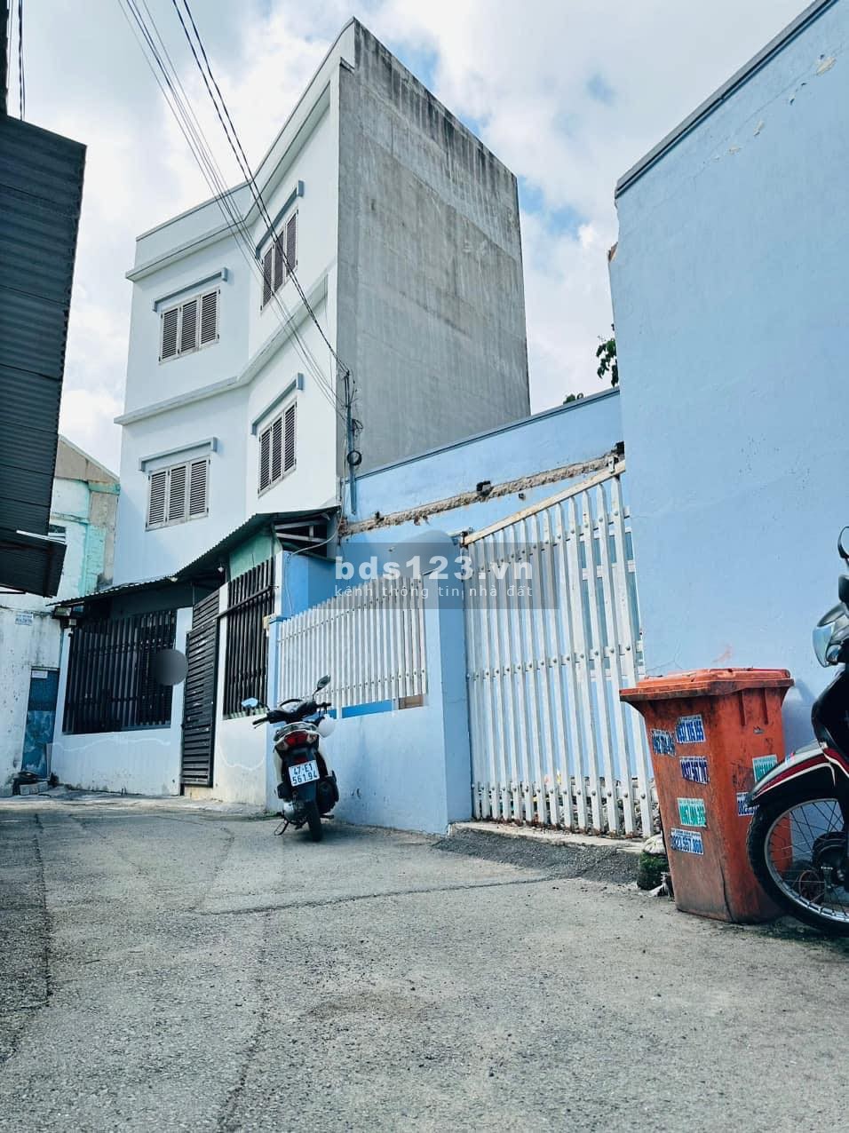 Bán nhà Tăng Nhơn Phú A, Thủ Đức, không quy hoạch, lô góc.