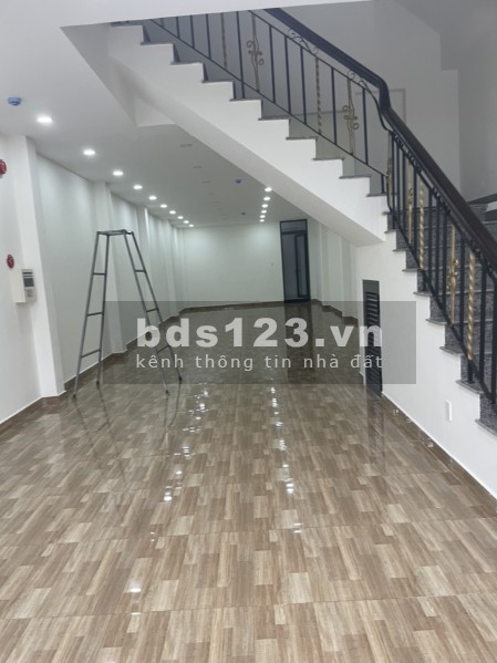 Nhà mặt tiền kinh doanh 41 đường Hoàng Quốc Việt, Phú Thuận, Quận 7 .Dt 5x25m