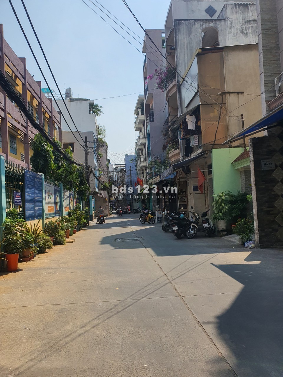 Bán nhà hẻm xe hơi 947 Lạc Long Quân, Tân Bình (4*13), 4 tầng, ngay chợ Tân Bình