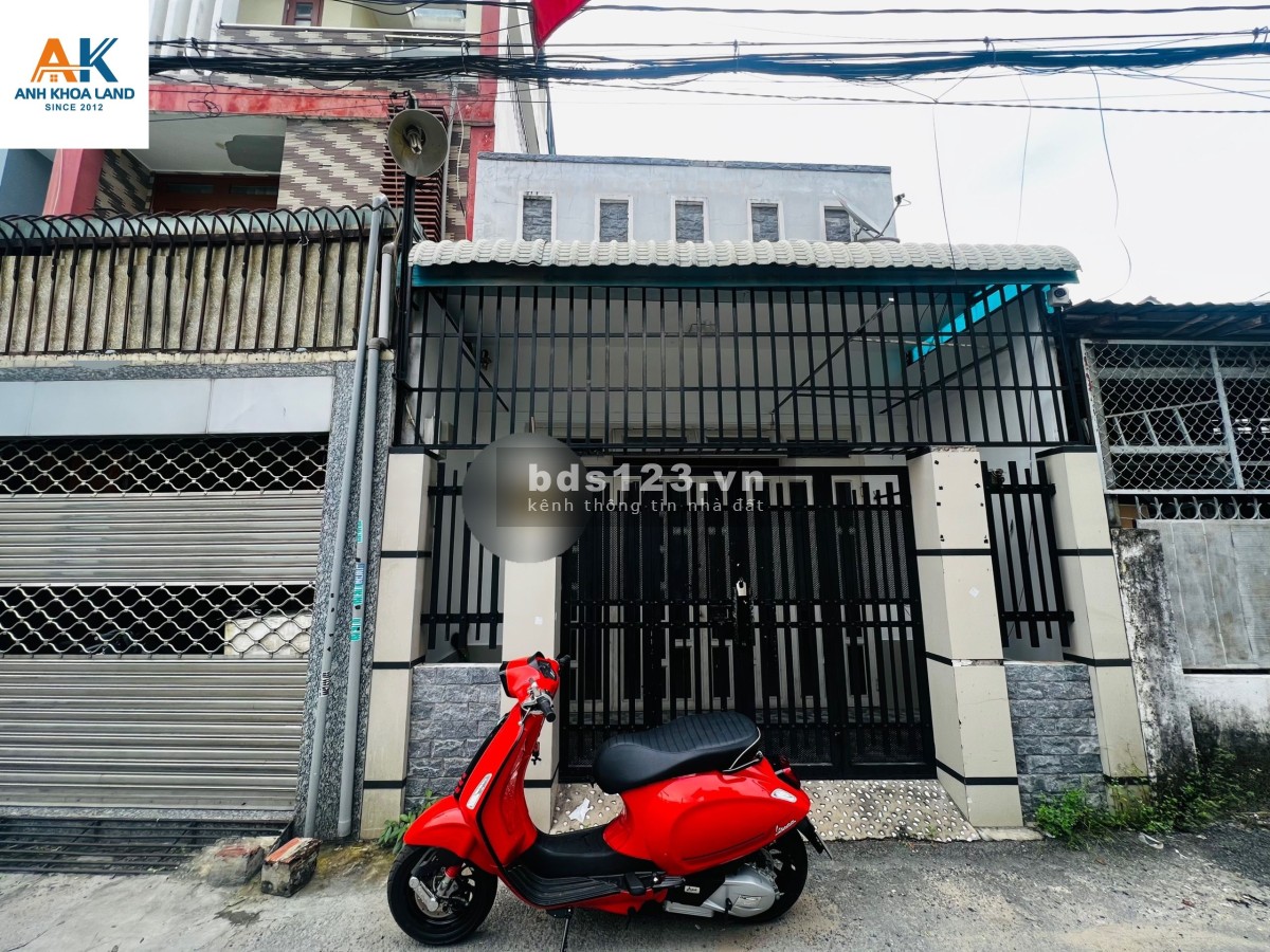 Bán nhà 1 trệt 1 lửng sát mặt tiền Võ Văn Ngân, Vincom Thủ Đức, giá 5.4 tỷ