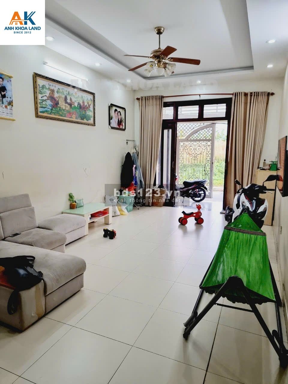Bán gấp nhà 1 trệt 2 lầu, DT 65m² khu đồng bộ đẹp đường 49, Hiệp Bình Chánh, Thủ Đức