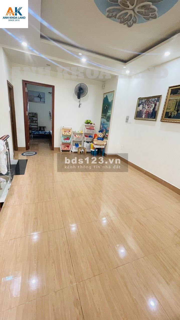 Bán nhà 1 trệt 2 lầu đã hoàn thiện nội thất dự án Thăng Long Home Hưng Phú. Giá bán 9.3 tỷ - 110m2
