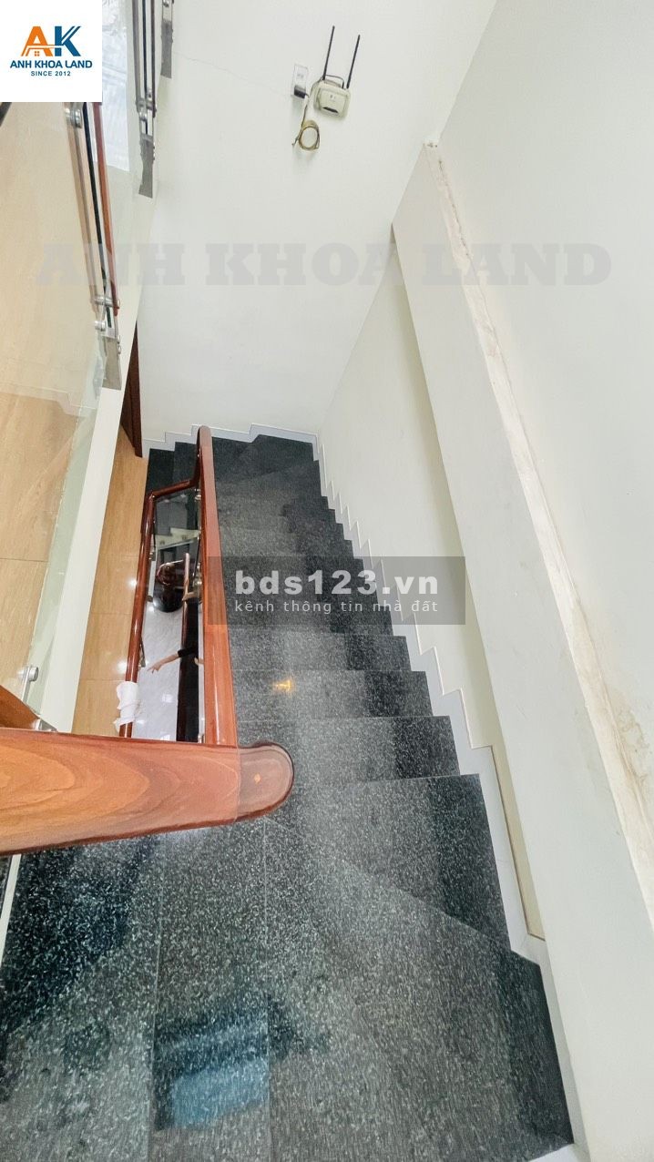 Bán nhà 1 trệt 2 lầu đã hoàn thiện nội thất dự án Thăng Long Home Hưng Phú. Giá bán 9.3 tỷ - 110m2