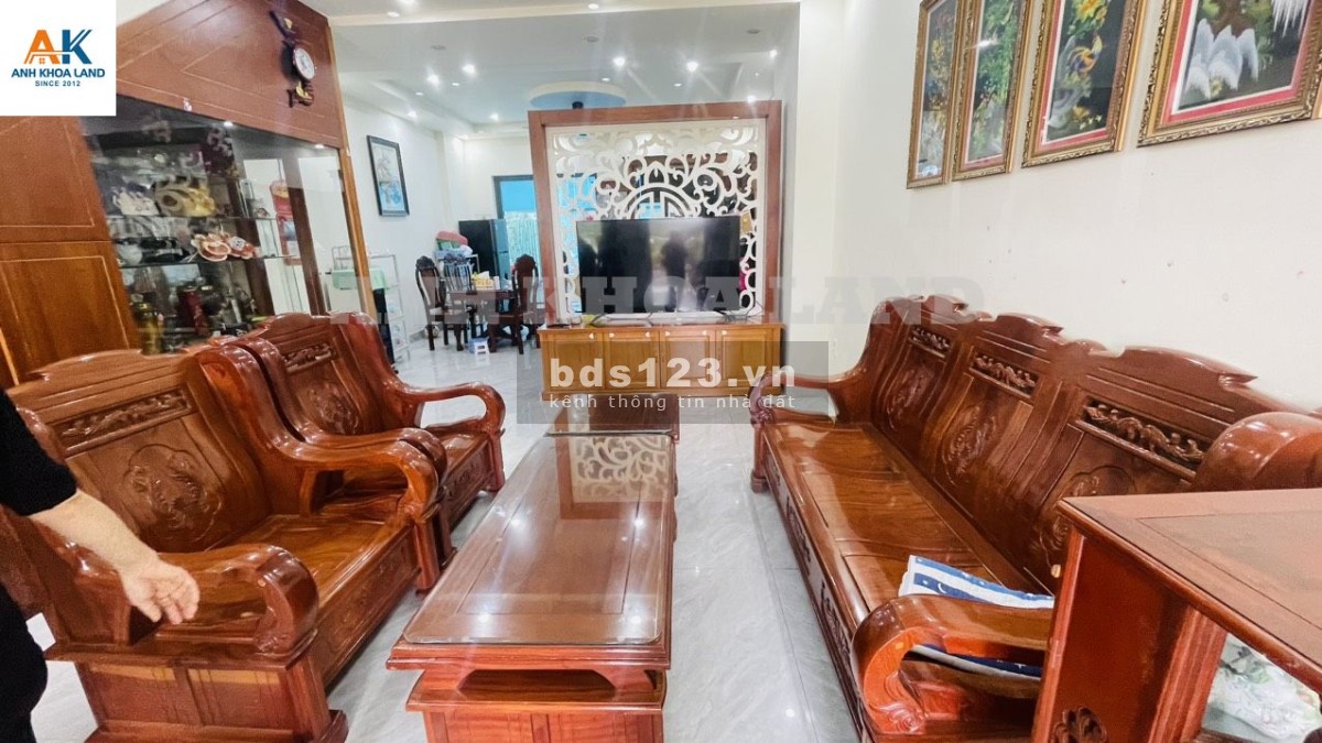 Bán nhà 1 trệt 2 lầu đã hoàn thiện nội thất dự án Thăng Long Home Hưng Phú. Giá bán 9.3 tỷ - 110m2
