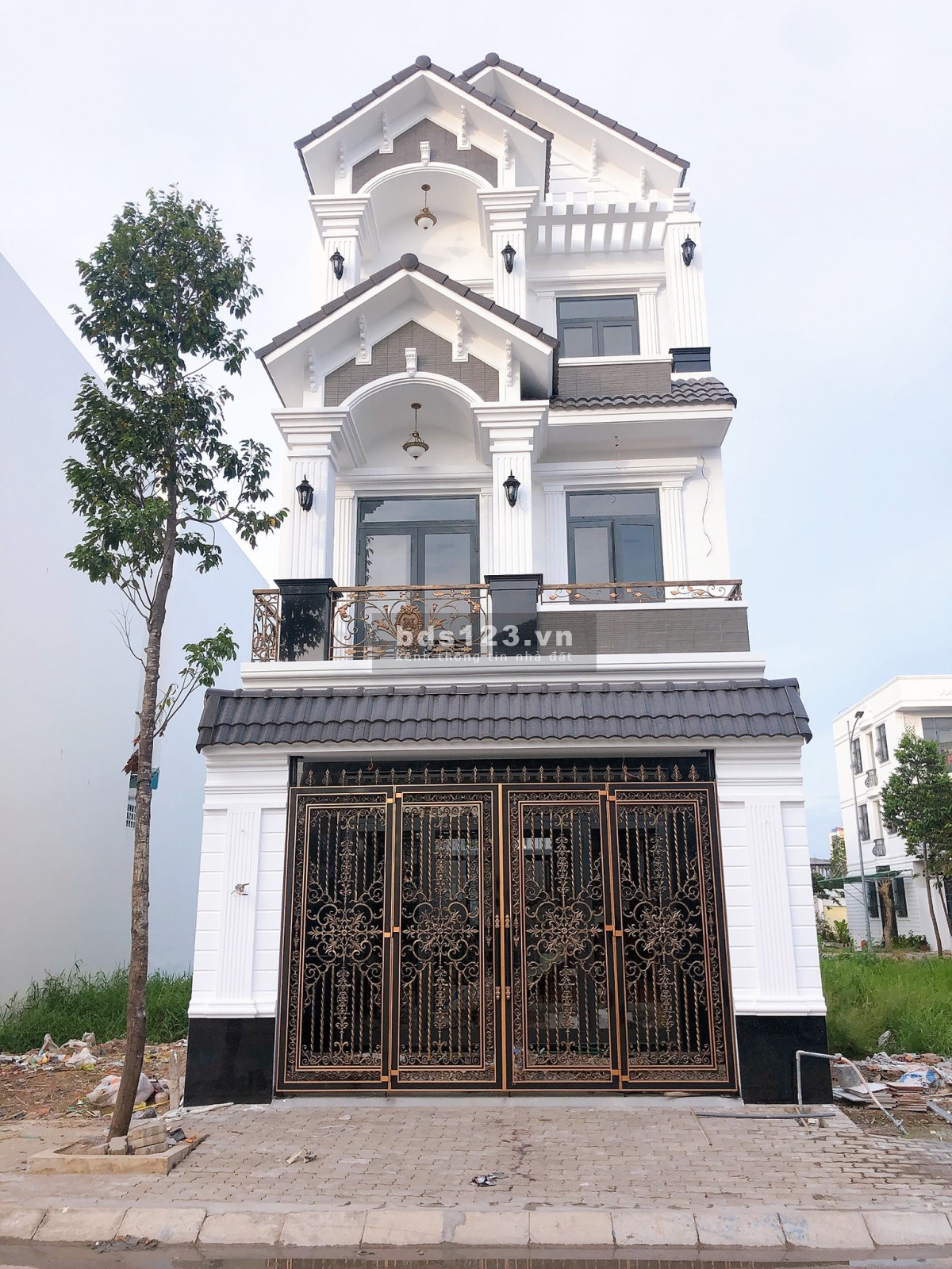 Bán nhà hẻm 6m, DTSD 105m2, đúc 3 tấm, đường Lê Trọng Tấn, Q.Bình Tân