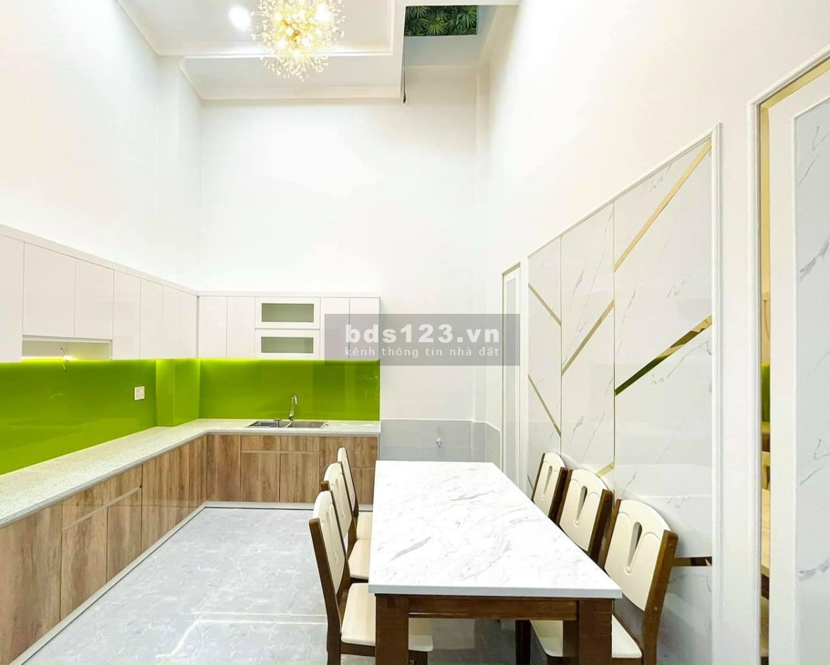 Bán nhà hẻm 6m, DTSD 105m2, đúc 3 tấm, đường Lê Trọng Tấn, Q.Bình Tân