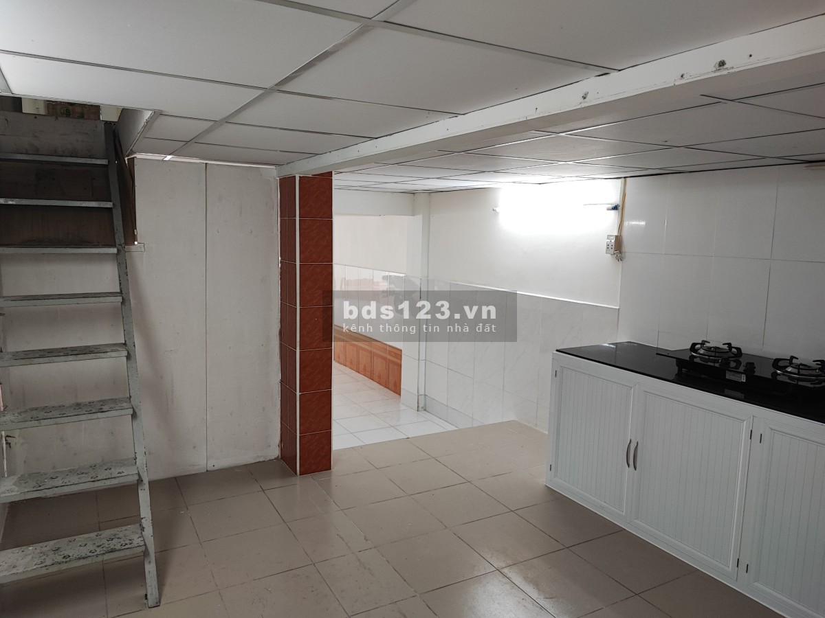 Nhà nguyên căn 63m2, 1 trệt 1 lầu, 2 PN, 1 PK, 1 bếp, trống suốt