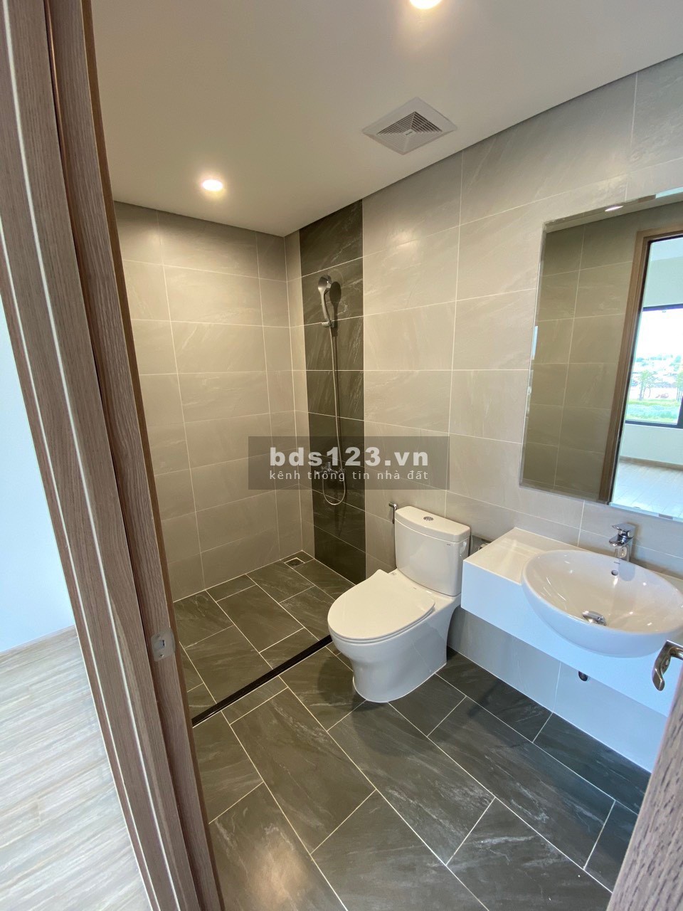 Căn Hộ Cao Cấp 2PN1WC 59m2 Chỉ 1.950 Tỷ Tại Vinhomes Grand Park Quận 9