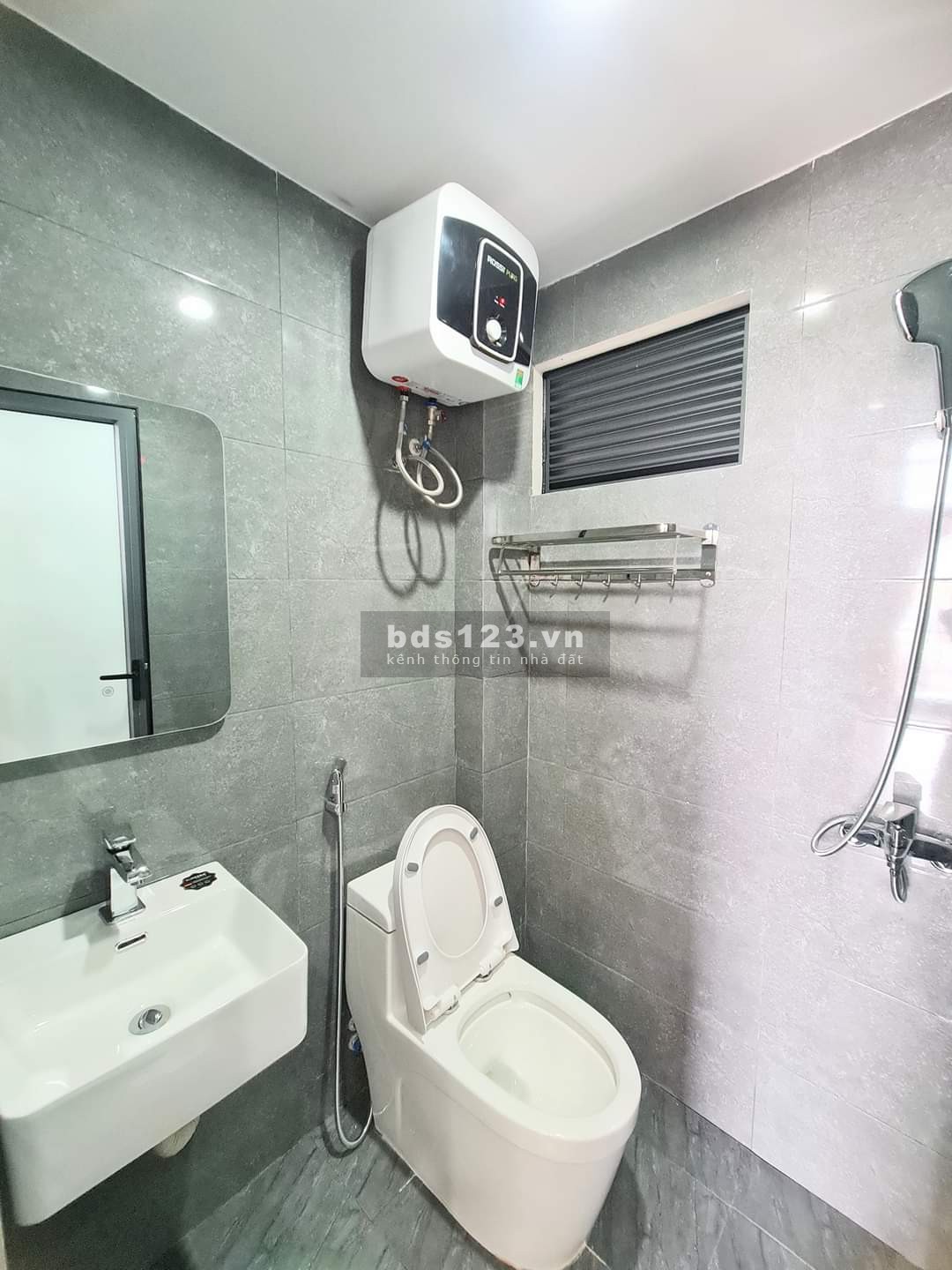 Bán tòa nhà chung cư MiNi 7 tầng, thang máy Phố Kim Đồng, gần 30 phòng, hiệu xuất cao, chào 23.7 tỷ.