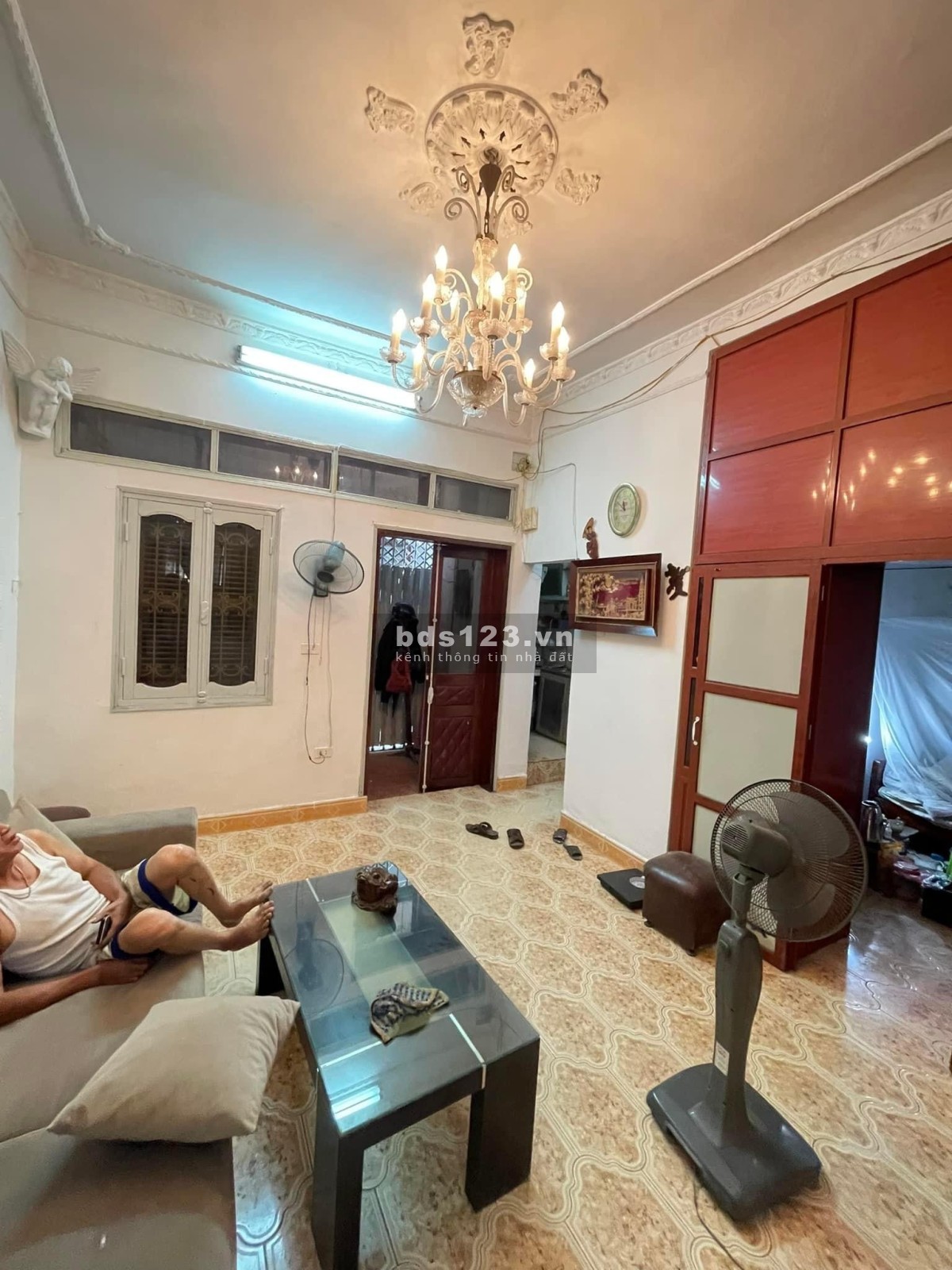 Gấp! Bán nhà Phố Vũ Thạnh, Đống Đa, sát phố, ngõ ba gác, 50m2x3T, MT 7m, sổ đẹp chỉ 5,7 tỷ Có TL