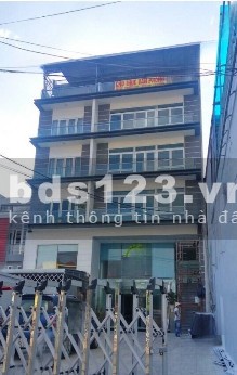 Cho thuê nhà nguyên căn mặt tiền quốc lộ 13, TP Thủ Đức, gần chợ, trường học