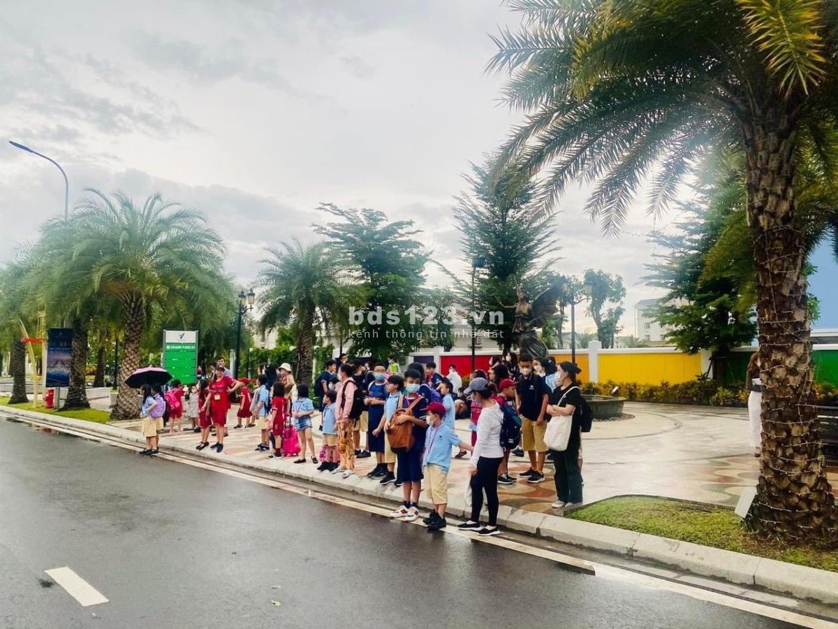 Căn Hộ Cao Cấp 3PN 81m2 Giá Chỉ 2,79 Tỷ Tại Vinhomes Grand Park Quận 9