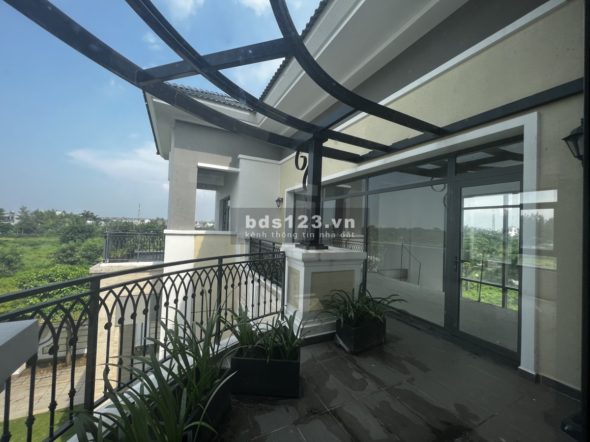 Cần bán căn biệt thự đơn lập 528m² VIP tại khu Compound Verosa Park Khang Điền, Quận 9.