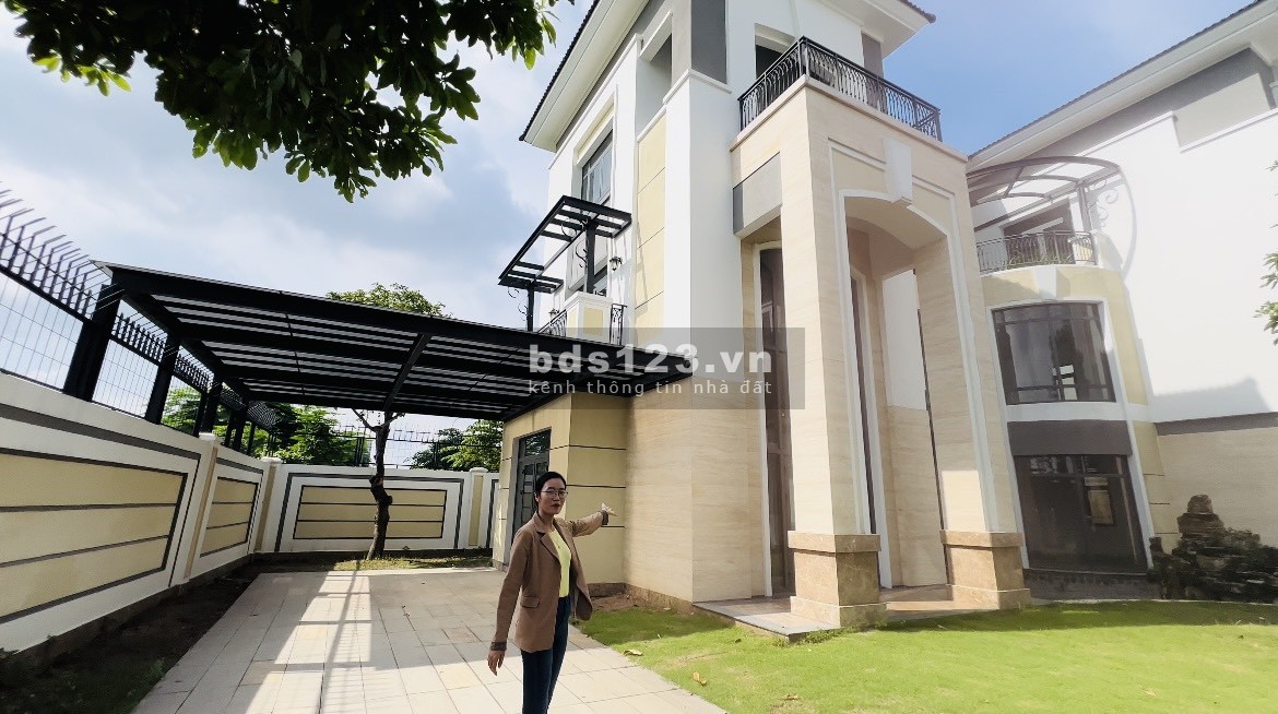 Cần bán căn biệt thự đơn lập 528m² VIP tại khu Compound Verosa Park Khang Điền, Quận 9.