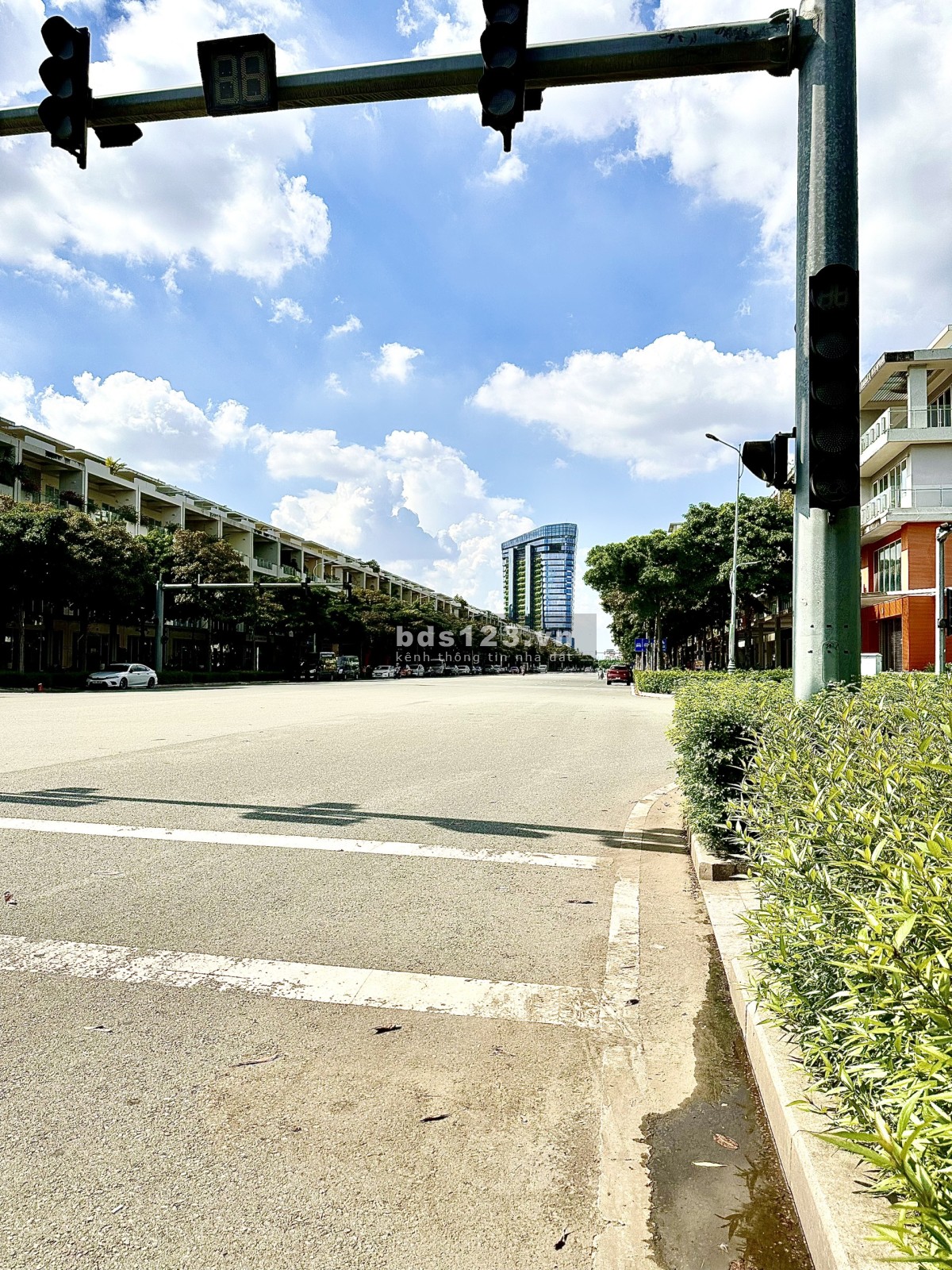 Cho thuê cặp góc Shophouse Nguyễn Cơ Thạch.