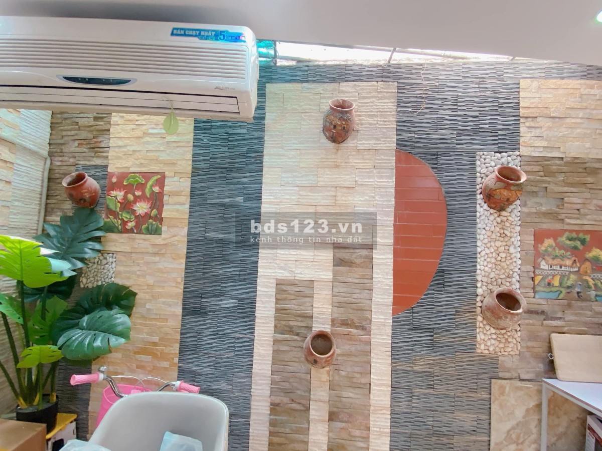 Chính chủ cần bán nhà Phạm Văn Văn Đồng 50m2 ô tô vào nhà kinh doanh nhà đẹp giá nhỉnh 8 tỷ.