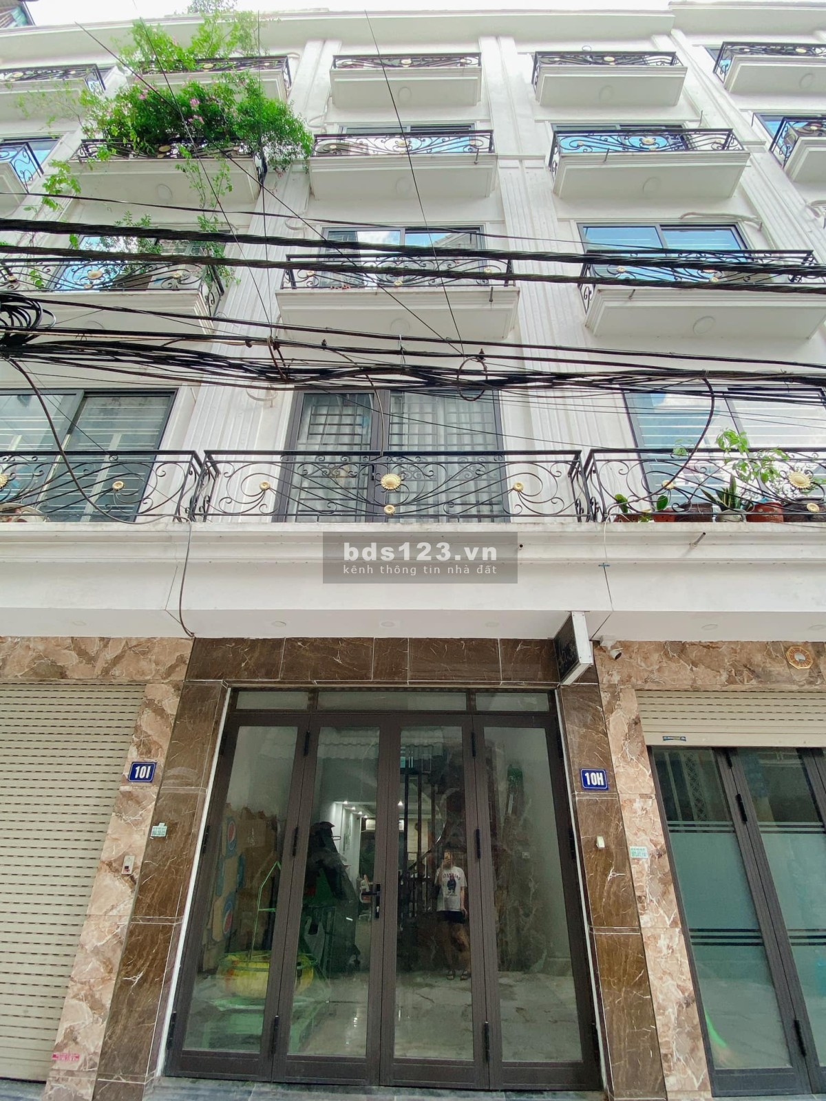 Chính chủ cần bán nhà Phạm Văn Văn Đồng 50m2 ô tô vào nhà kinh doanh nhà đẹp giá nhỉnh 8 tỷ.