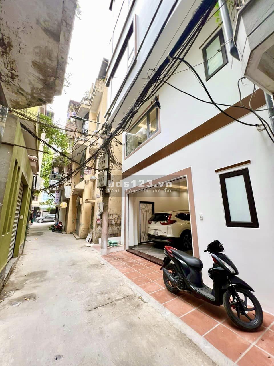 Chính chủ cần bán nhà Đội Cấn, Ba Đình 48m2 thang máy lô góc ô tô vào nhà giá nhỉnh 10 tỷ.