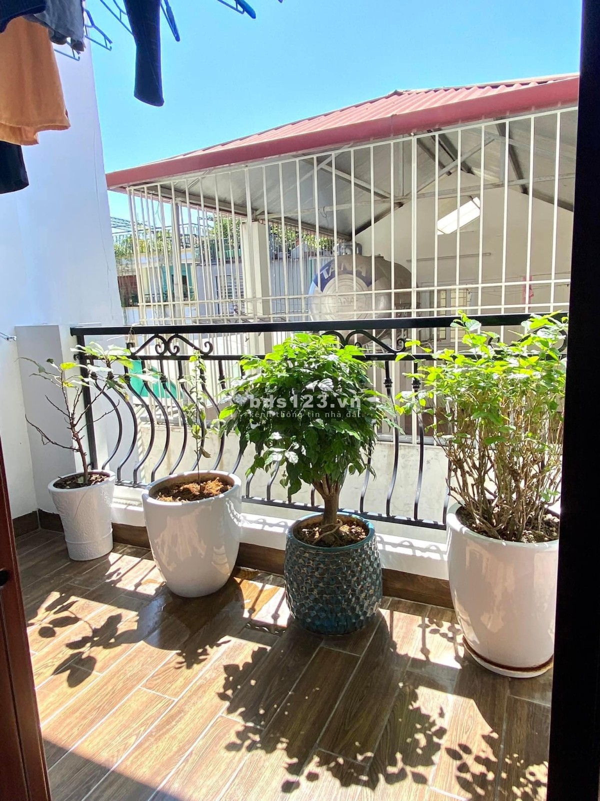 Chính chủ cần bán nhà Tây Hồ 45m2, ba bước ra Hồ Tây, lộng gió, ô tô đỗ gần nhà, giá nhỉnh 8 tỷ.