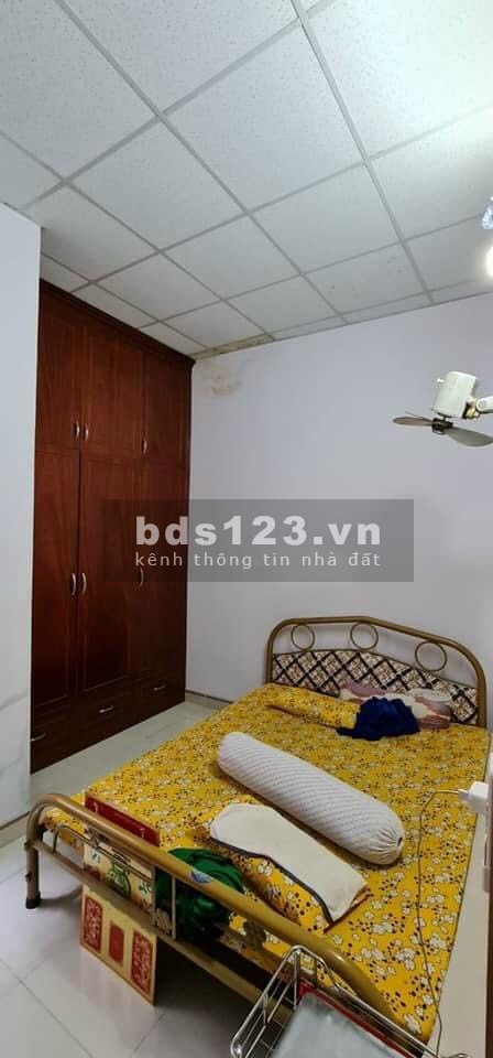 Bán gấp căn nhà 4x22 Lê Lợi Thị Trấn Hóc Môn giá 2tỷ1 còn thương lượng LH 0774946669