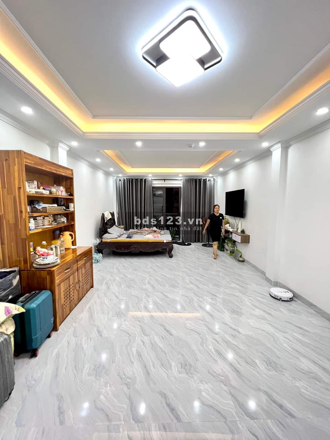 Cần bán tòa nhà mới đẹp 8 tầng, thang máy, kinh doanh, Phố Minh Khai full nội thất, DT70, chào 17 tỷ