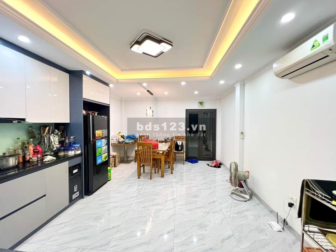 Cần bán tòa nhà mới đẹp 8 tầng, thang máy, kinh doanh, Phố Minh Khai full nội thất, DT70, chào 17 tỷ