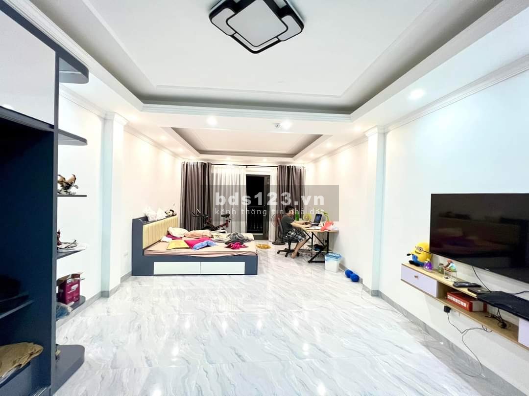 Cần bán tòa nhà mới đẹp 8 tầng, thang máy, kinh doanh, Phố Minh Khai full nội thất, DT70, chào 17 tỷ