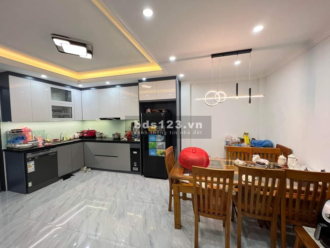 Cần bán tòa nhà mới đẹp 8 tầng, thang máy, kinh doanh, Phố Minh Khai full nội thất, DT70, chào 17 tỷ