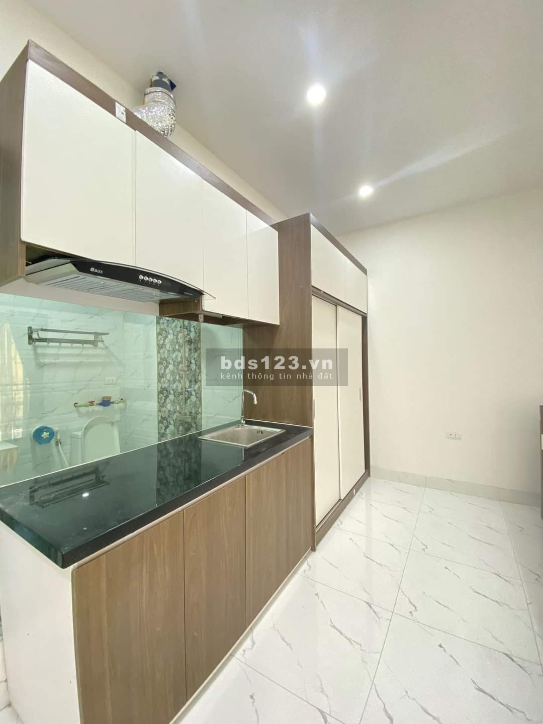 Cần tiền bán gấp nhà 7 tầng, Phố Trương Định, thang máy,DT75m, thang máy, hiệu xuất cao,chào 12.5 tỷ
