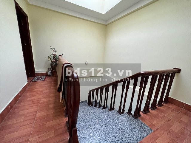 Bán nhà mặt phố CHỢ Nghĩa Tân, sát Hoàng Quốc Việt. DT 46m² x 5 tầng, MT 4,5m, 14 tỷ. KDoanh vô địch