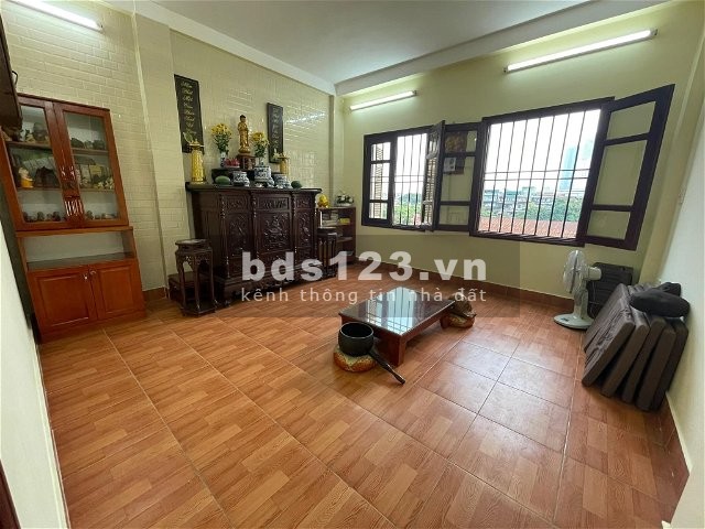 Bán nhà mặt phố CHỢ Nghĩa Tân, sát Hoàng Quốc Việt. DT 46m² x 5 tầng, MT 4,5m, 14 tỷ. KDoanh vô địch