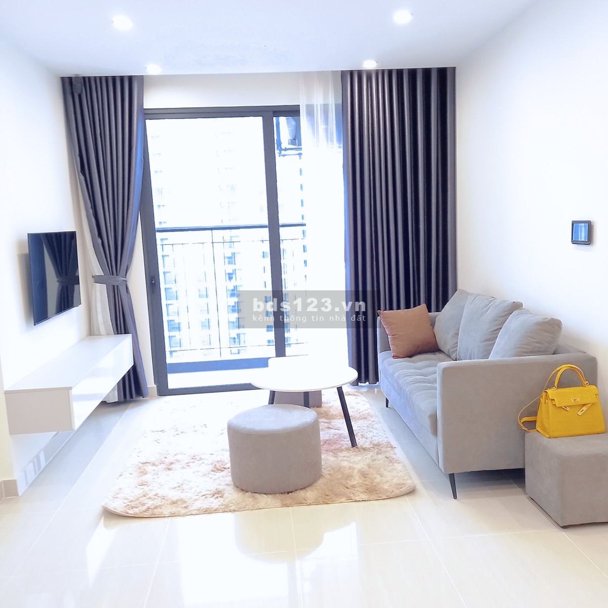 Bán căn hộ 1PN + Full đồ tại Vinhomes Smart City có thương lượng