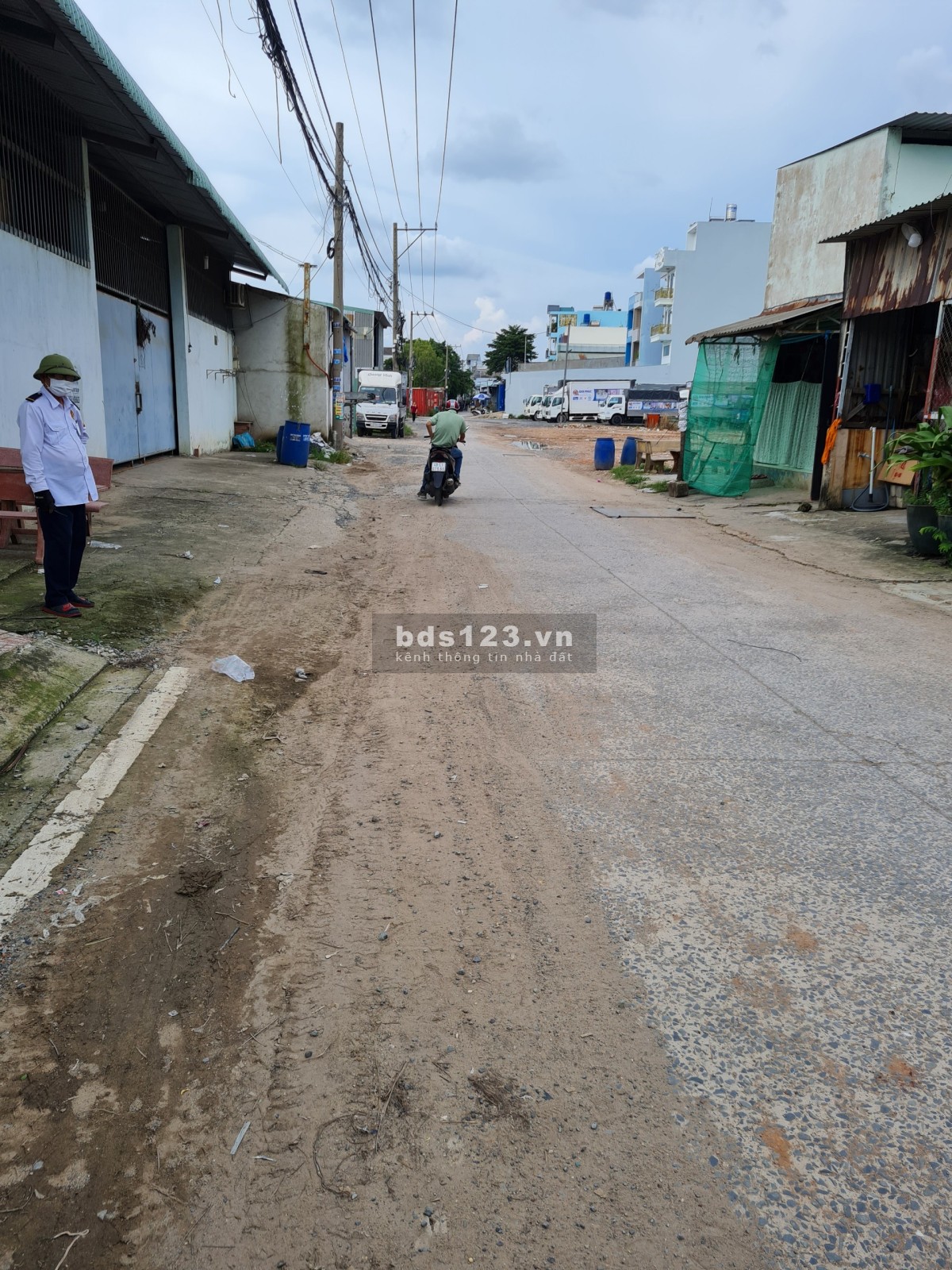 Chủ bán rất gấp để xoay sở tiền đóng NH, như hình, xe tải 30t ra vào thoải mái. Giá 3 tỷ 686 có tl