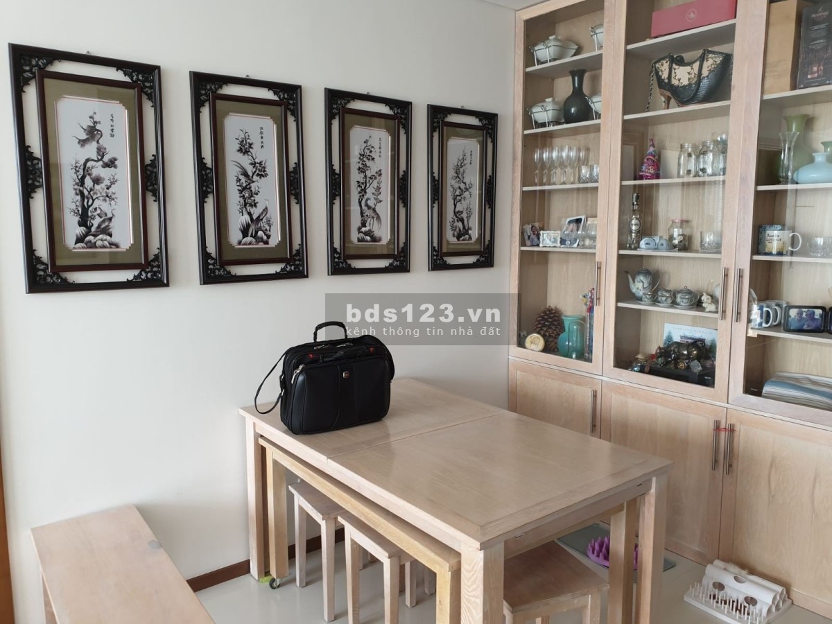 Bán căn hộ Thảo Điền Pearl, 2 phòng ngủ, sổ hồng sẵn, hướng Đông, view tuyệt đẹp. Giá tốt