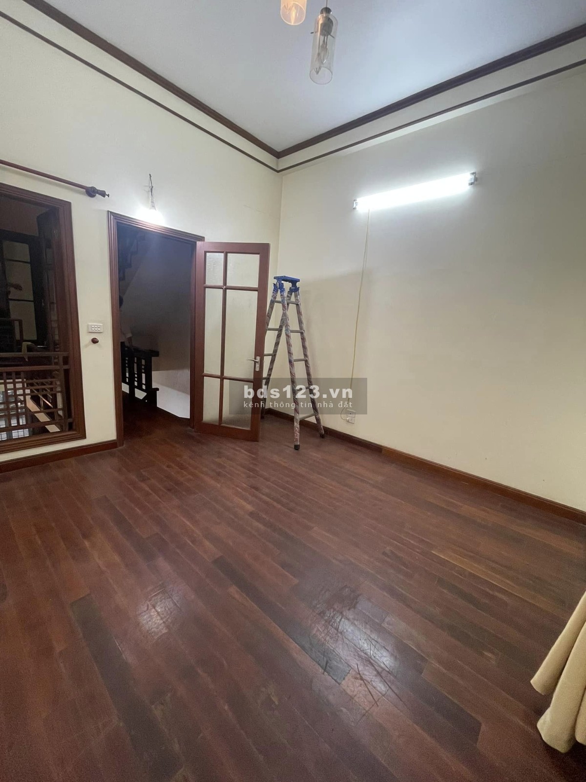 Bán nhà phố Hoàng Cầu, Đống Đa, ngõ ô tô tránh, nở hậu, vỉa hè.