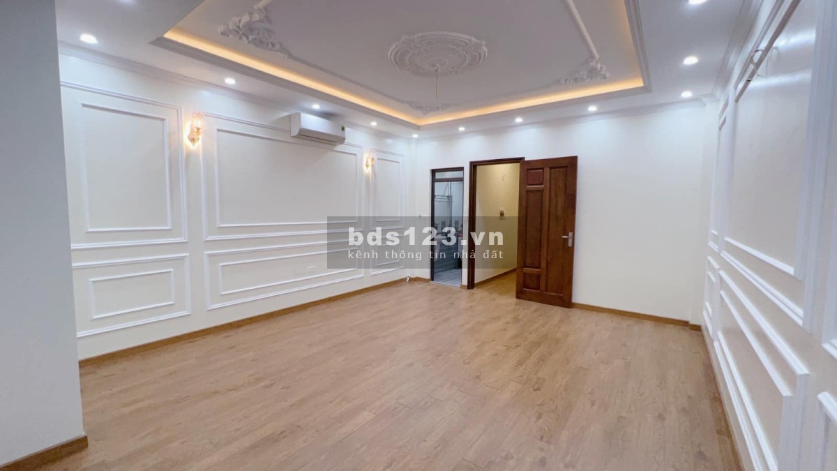 Bán nhà Phú Diễn, Bắc Từ Liêm, 45m2, ô tô vào nhà, kinh doanh, nhà siêu đẹp, giá nhỉnh 5 tỷ.