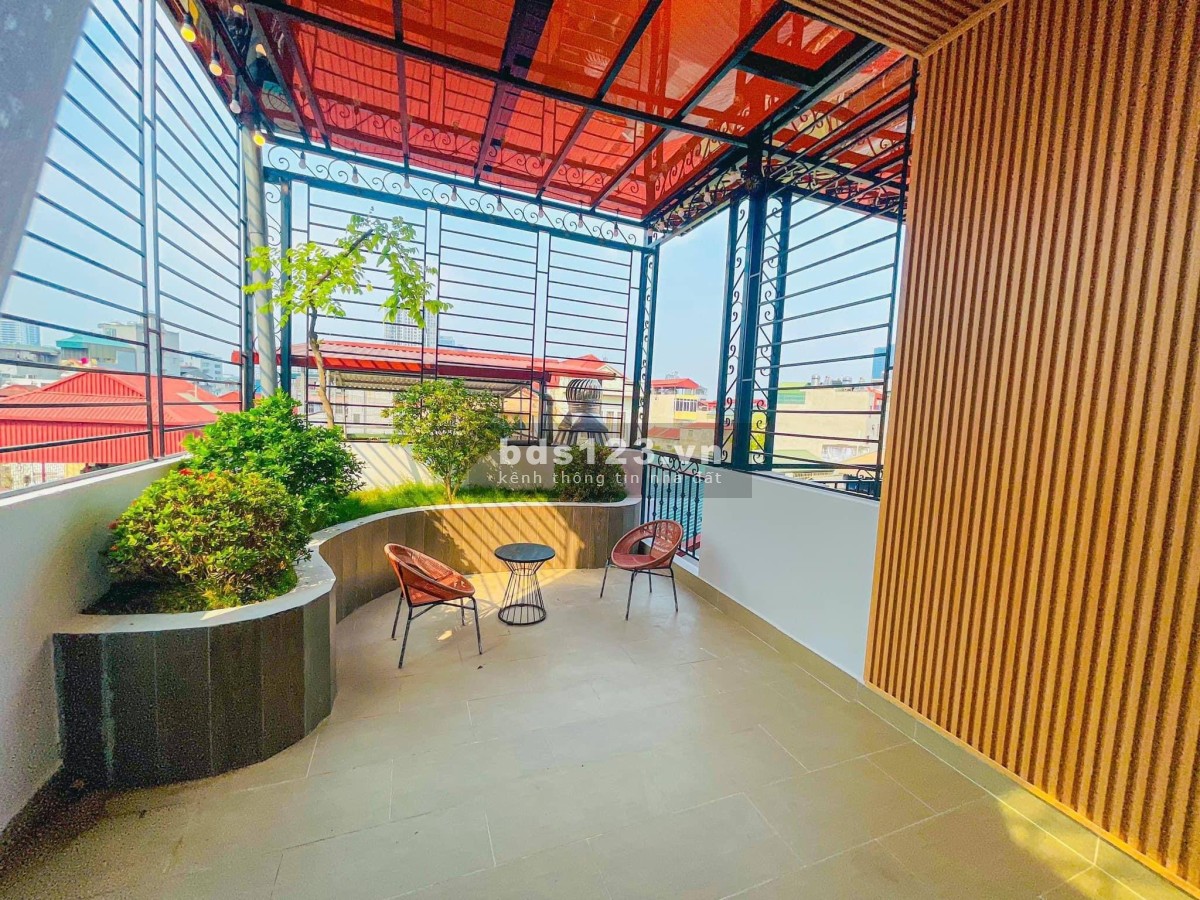 Bán nhà Hoa Bằng, Cầu Giấy, 40m, ô tô đỗ cửa, gần phố, mặt tiền rộng, giá nhỉnh 5 tỷ