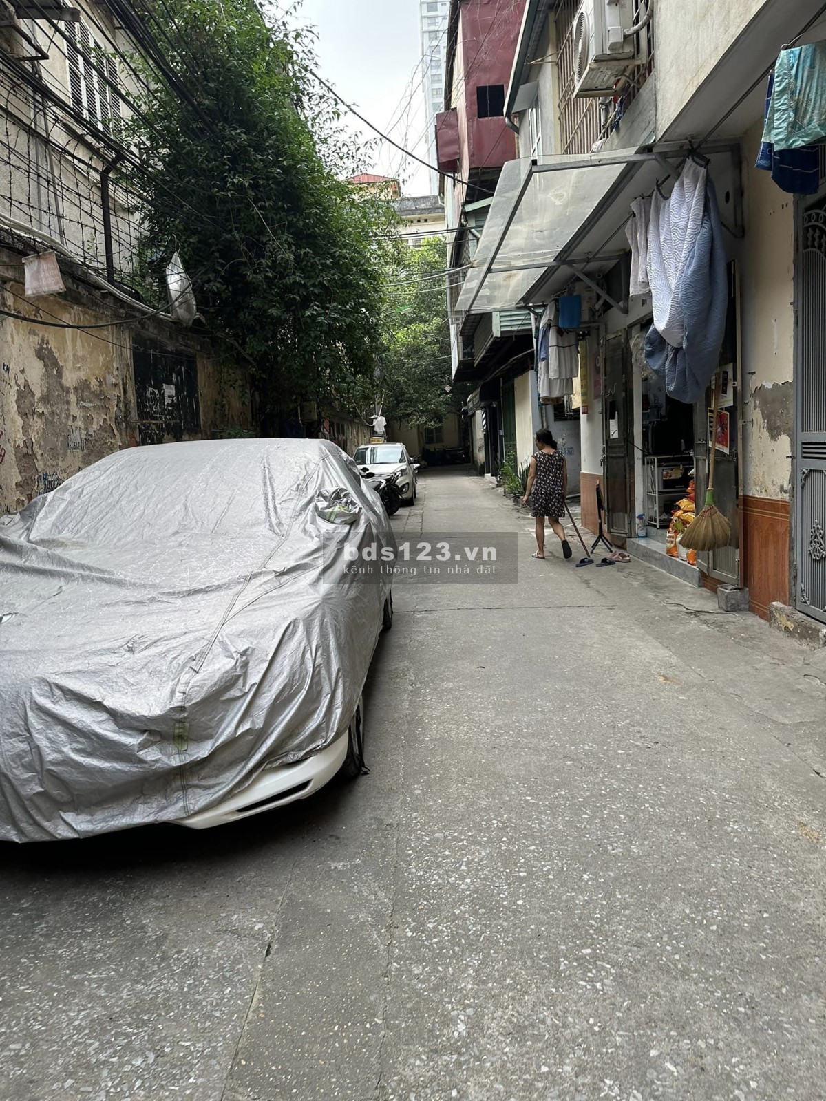 Bán gấp, chủ đi nước ngoài - Giảm 500 triệu nhà Hào Nam - Diện tích 40m² - 3 tầng, MT 3m - Giá 4 tỷ