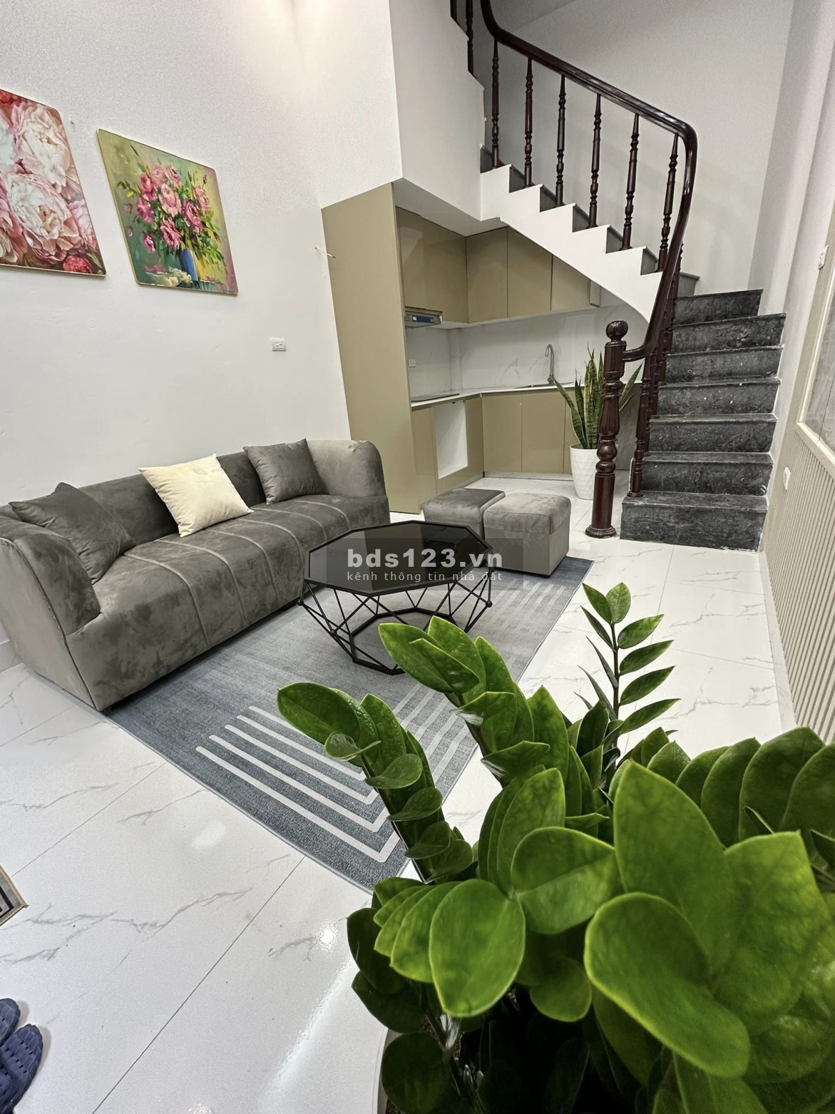 Bán gấp, chủ đi nước ngoài - Giảm 500 triệu nhà Hào Nam - Diện tích 40m² - 3 tầng, MT 3m - Giá 4 tỷ