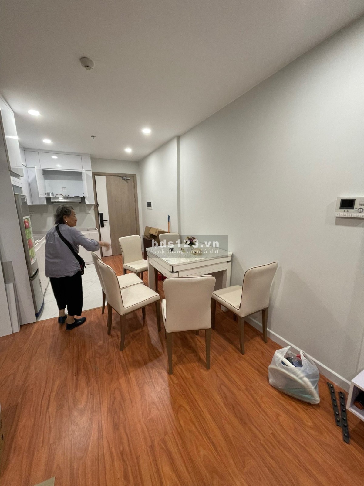Bán Căn 2PN Full Nội Thất Chỉ 2,3 tỷ Tòa imperia Vinhomes Smart City