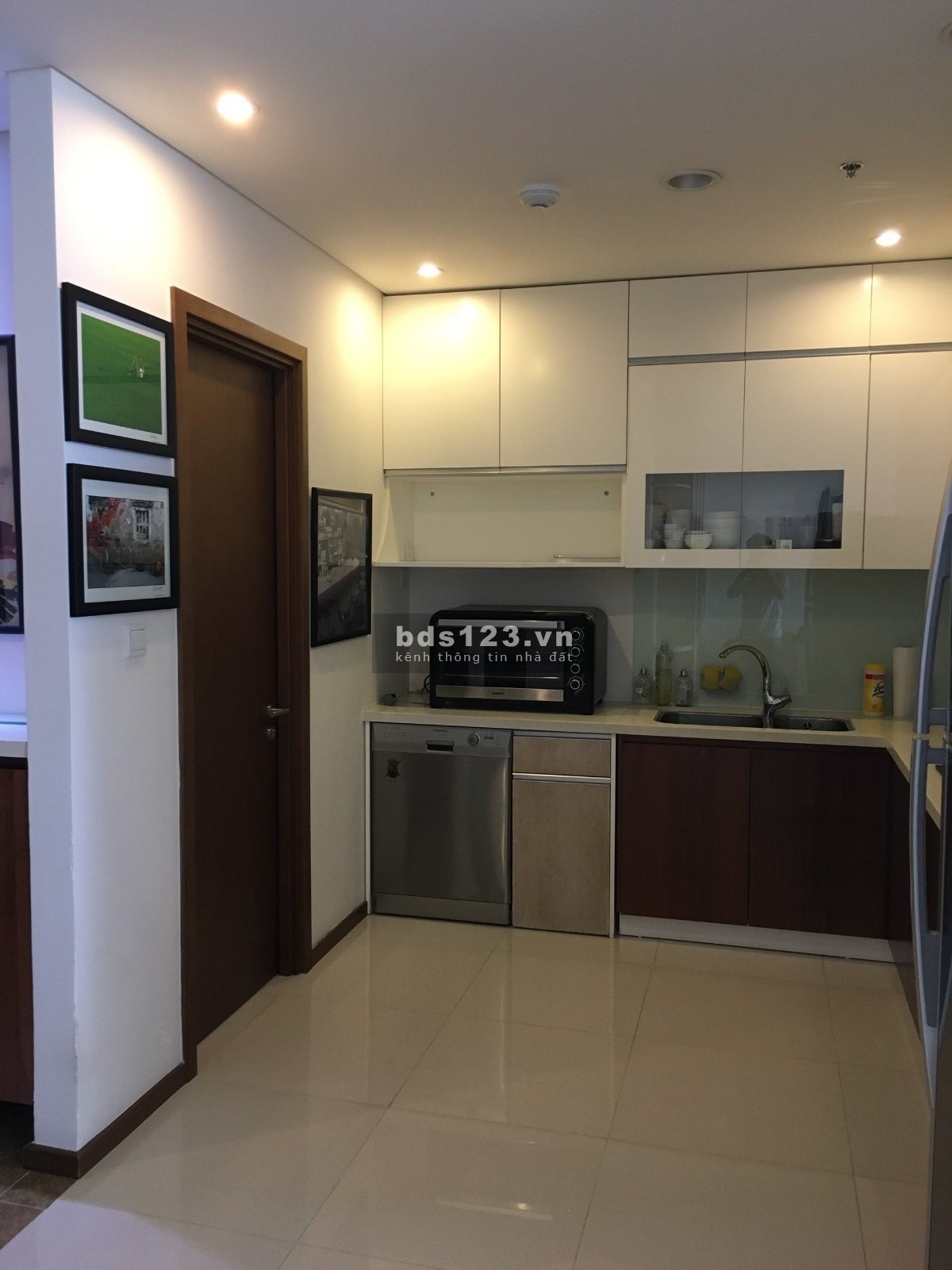 Bán căn hộ Thảo Điền Pearl, 2 phòng ngủ, sổ hồng sẵn, hướng Đông, view tuyệt đẹp. Giá tốt