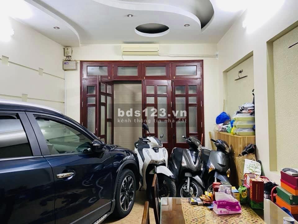 Bán nhà phố Hoàng Cầu – Phân Lô, Ô Tô tránh đỗ - Nở hâụ. Dt64m2, giá 12 tỷ