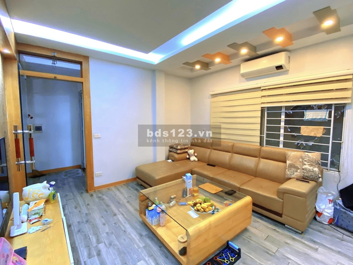 Giảm 500tr! Phố VIP Pháo Đài Láng, 20m ra phố, ngõ nông rộng, mặt tiền rộng, nở hậu, S 44m2 * 5 tầng