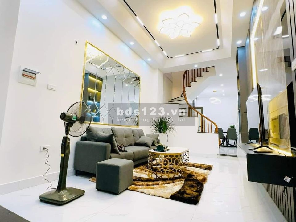 CẦN BÁN NHÀ CỔ NHUẾ TỪ LIÊM 31m 5 TẦNG GẦN KHU ĐÔ THỊ THÀNH PHỐ GIAO LƯU DÂN TRÍ TIỆN ÍCH GIÁ 3.8 TỶ