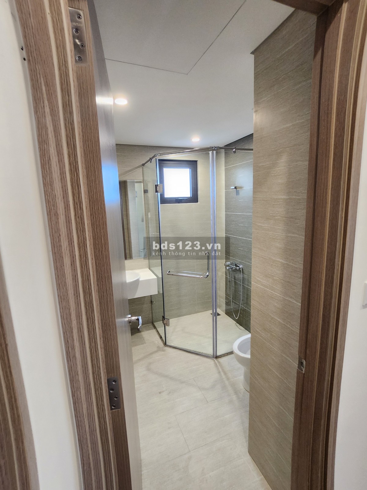 Chủ nhà Hàn Quốc cho thuê 3 phòng ngủ, 88m2, đầy đủ nội thất, giá 16 triệu tại Vinhomes Smart City